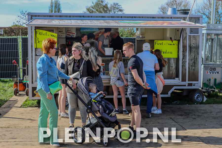 Publiek    Bezoekers (16)